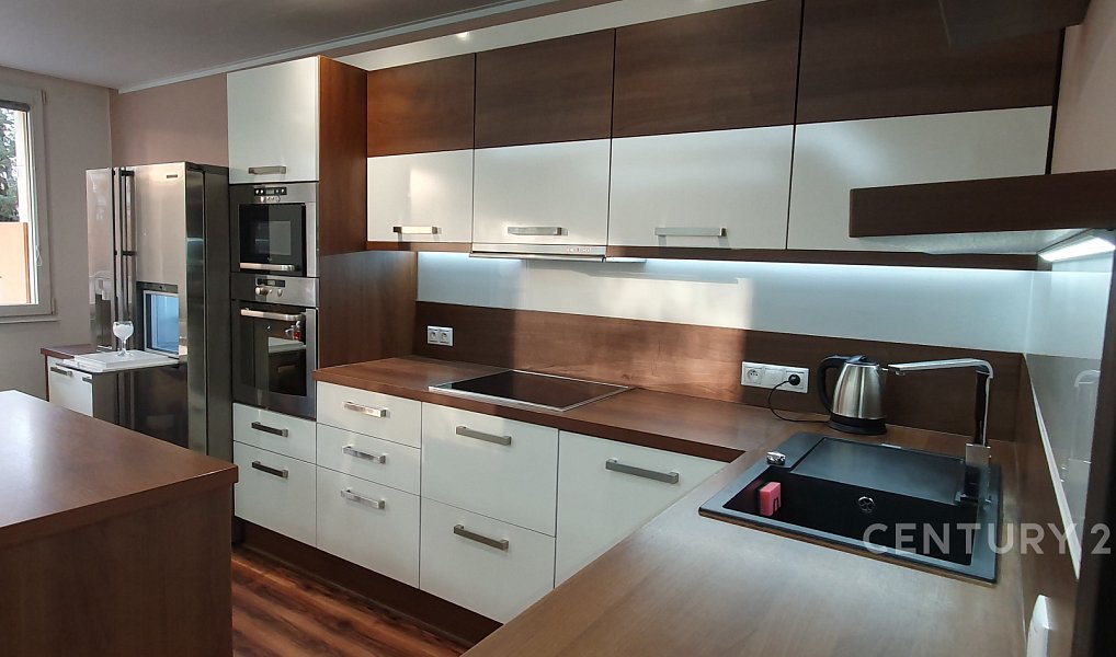 Pronájem bytu 3+kk 71 m², Praha – náhled fotky 2