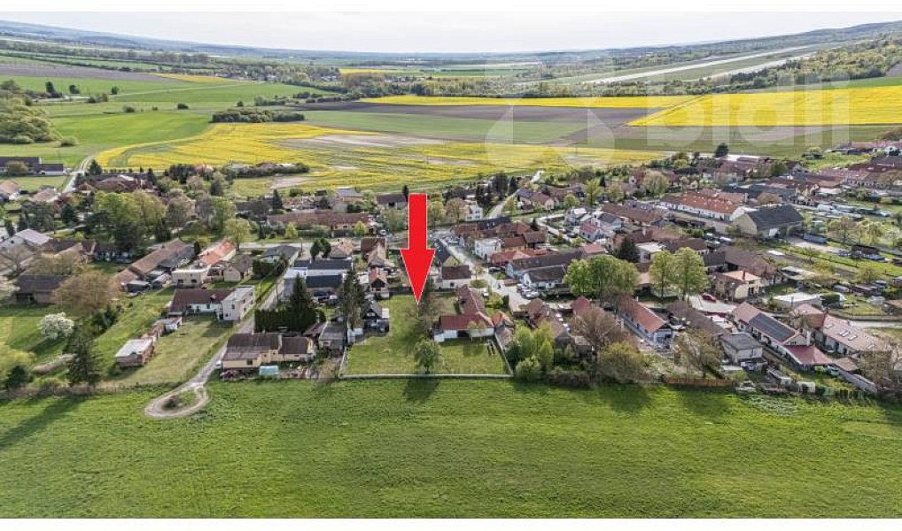 Prodej domu 97 m² s pozemkem 1 779 m², Straky – náhled fotky 22