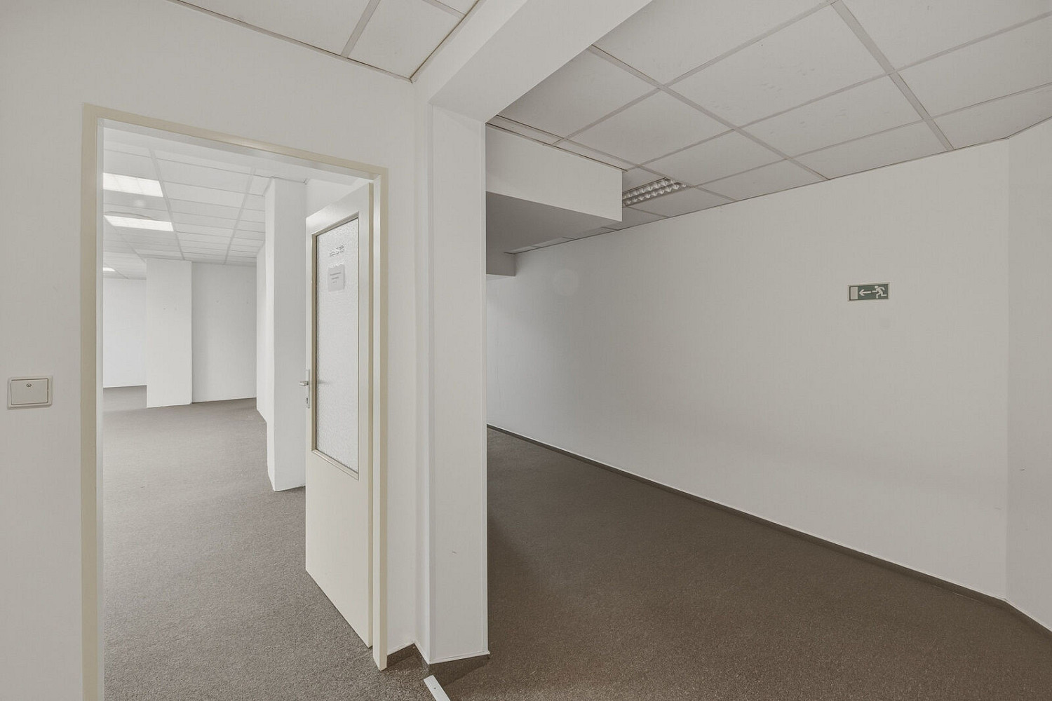 Pronájem kanceláře 849 m² – fotografie 5