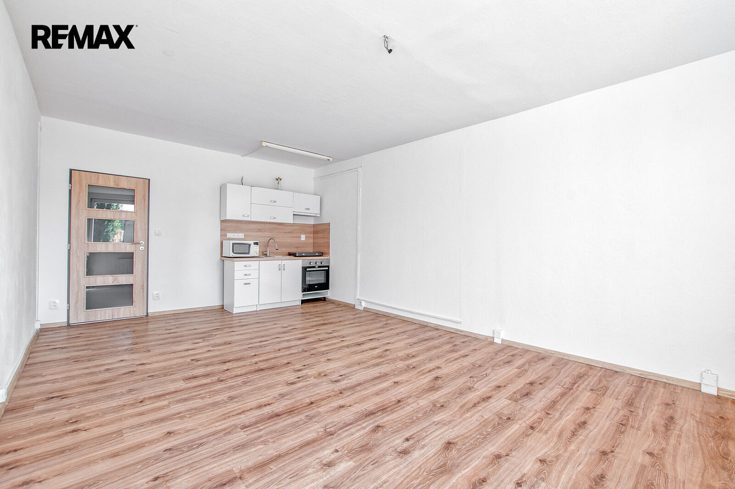 Pronájem bytu 1+kk 32 m²