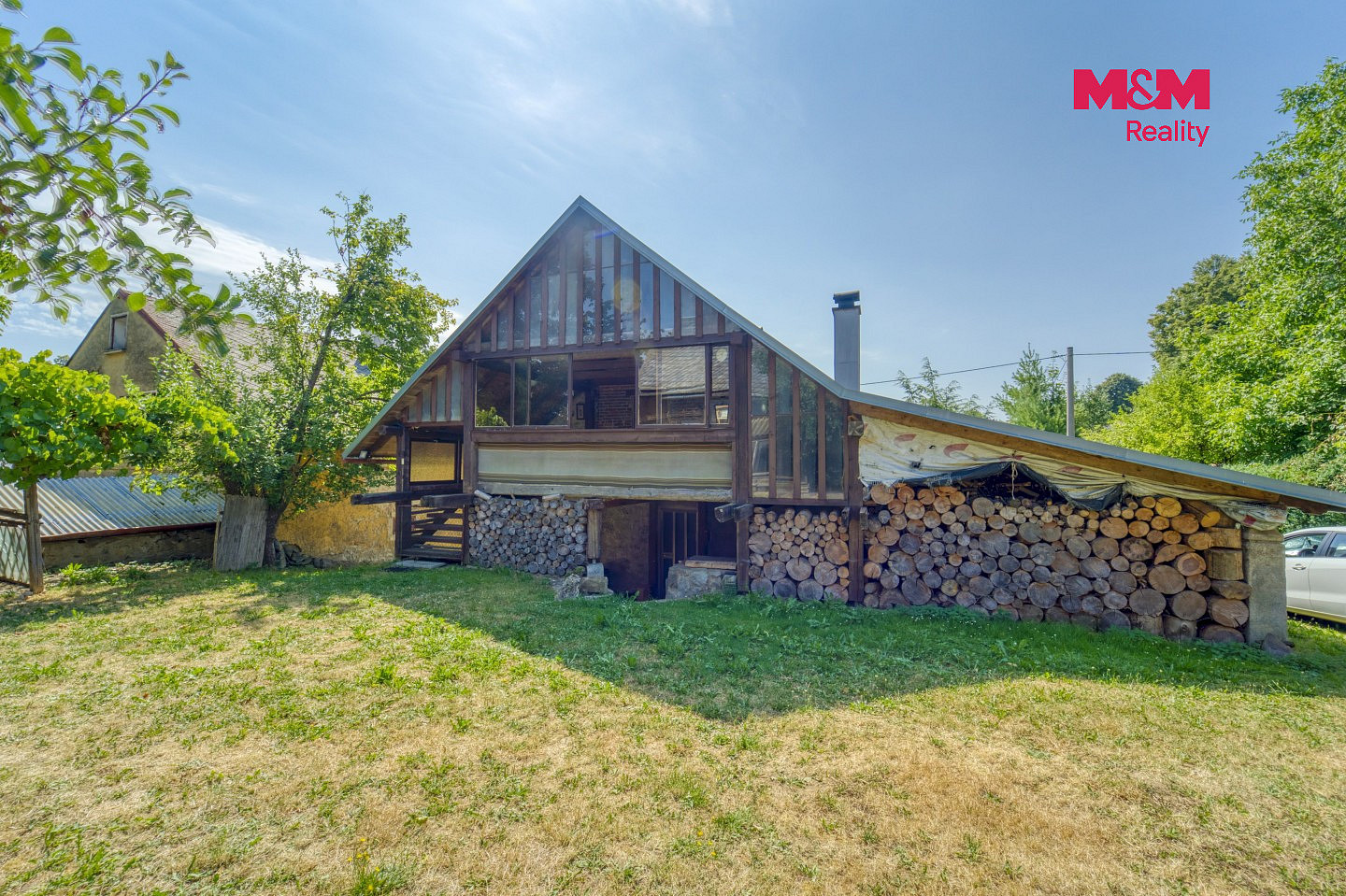 Prodej domu 208 m² s pozemkem 2 330 m²