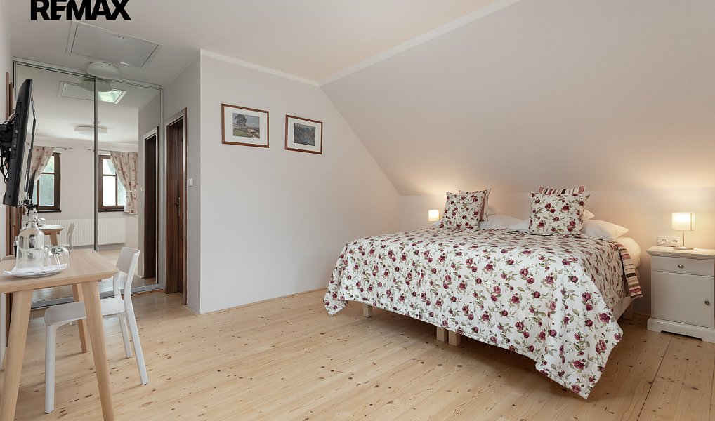 Prodej domu 470 m² s pozemkem 3 949 m², Závada – náhled fotky 17