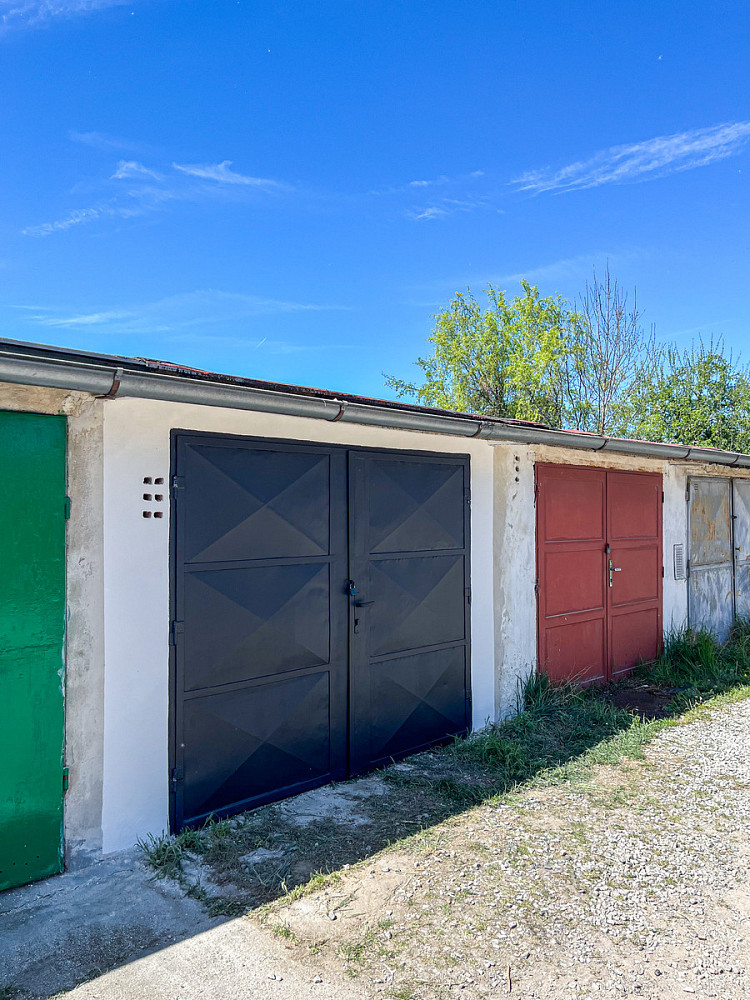 Prodej zděné garáže v osobním vlastnictví, 19 m2