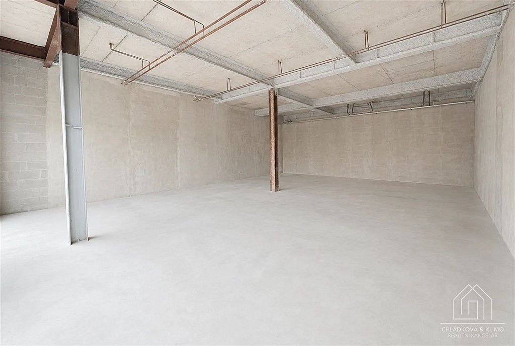 Pronájem obchodních prostor 124 m² — photo 2
