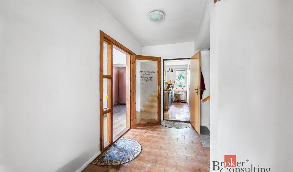 Prodej domu 263 m² s pozemkem 895 m², Mirošov – náhled fotky 11