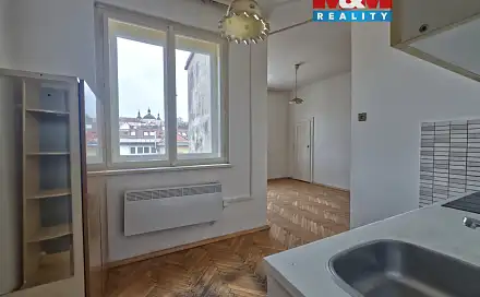 Pronájem bytu 1+kk 25 m², Jaromírova, Praha 2 - Nusle