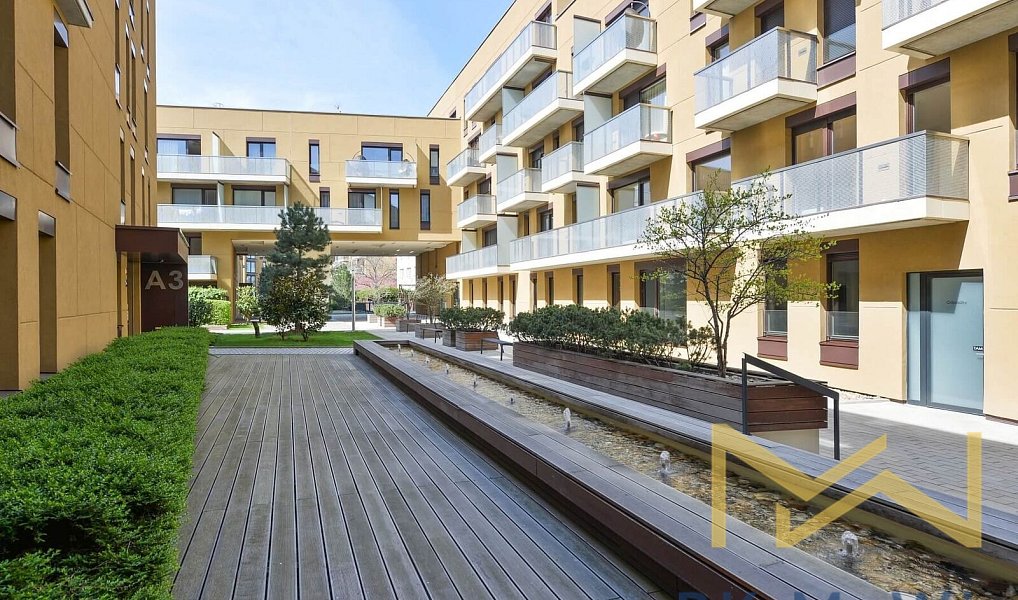 Pronájem bytu 3+kk 111 m², Praha – fotka 1 z 14