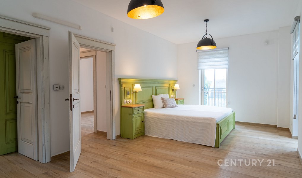 Prodej domu 268 m² s pozemkem 895 m², Únětice – náhled fotky 11