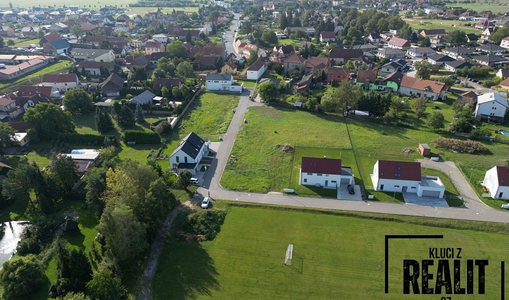 Prodej stavebního pozemku 967 m², Červený Újezd – náhled fotky 2