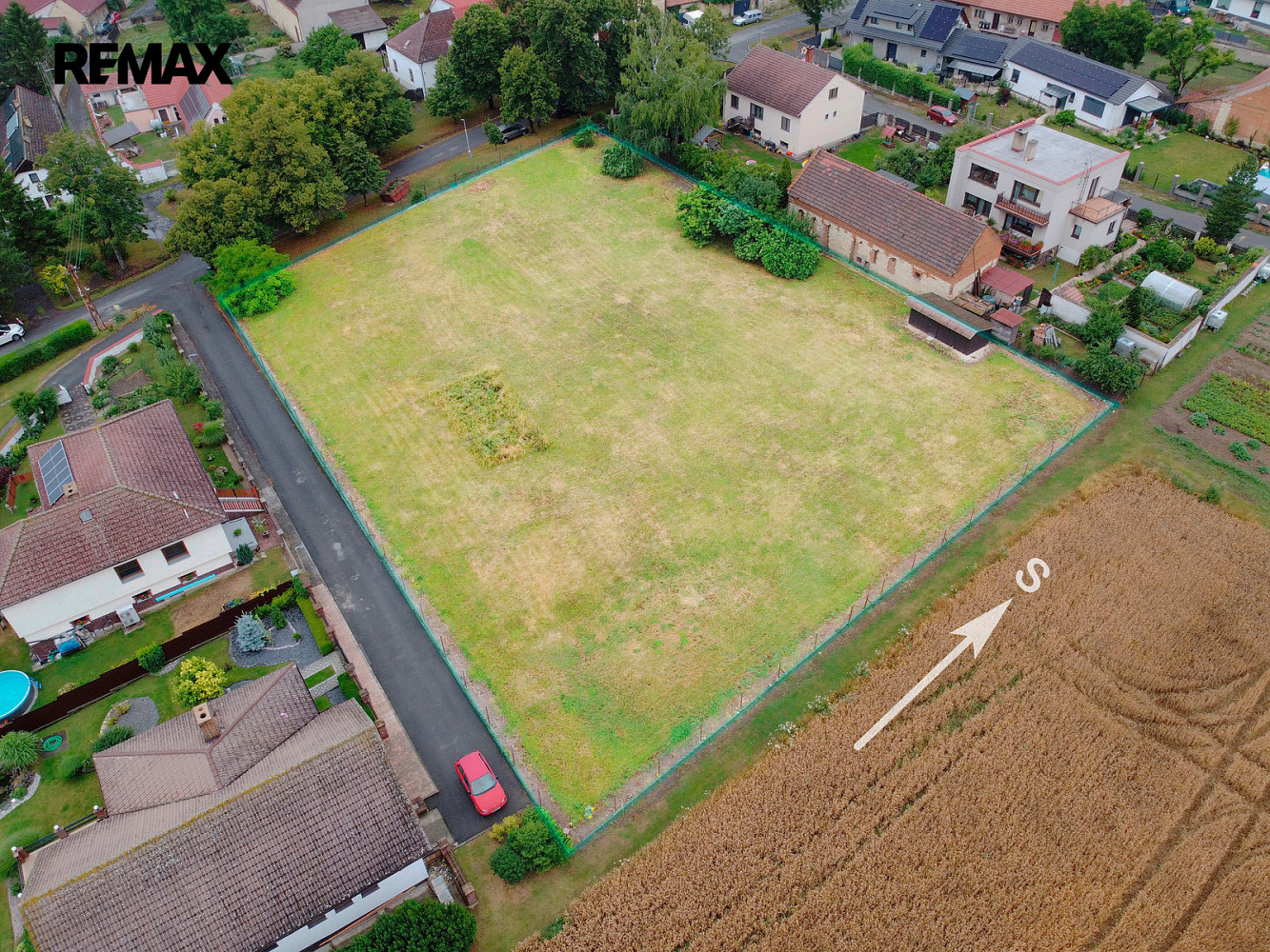 Prodej stavebního pozemku 3 667 m², Horní Slivno