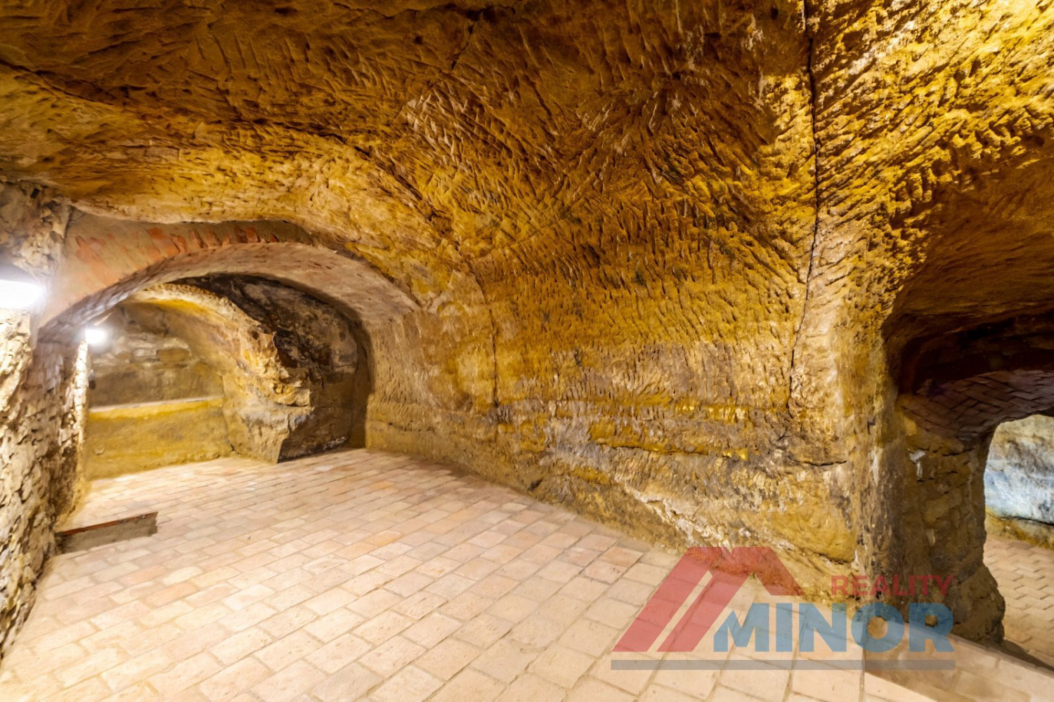 Pronájem zajímavého prostoru v historickém domě v centru města, 77 m², ul. Soukenická ve Slaném – pohled 3