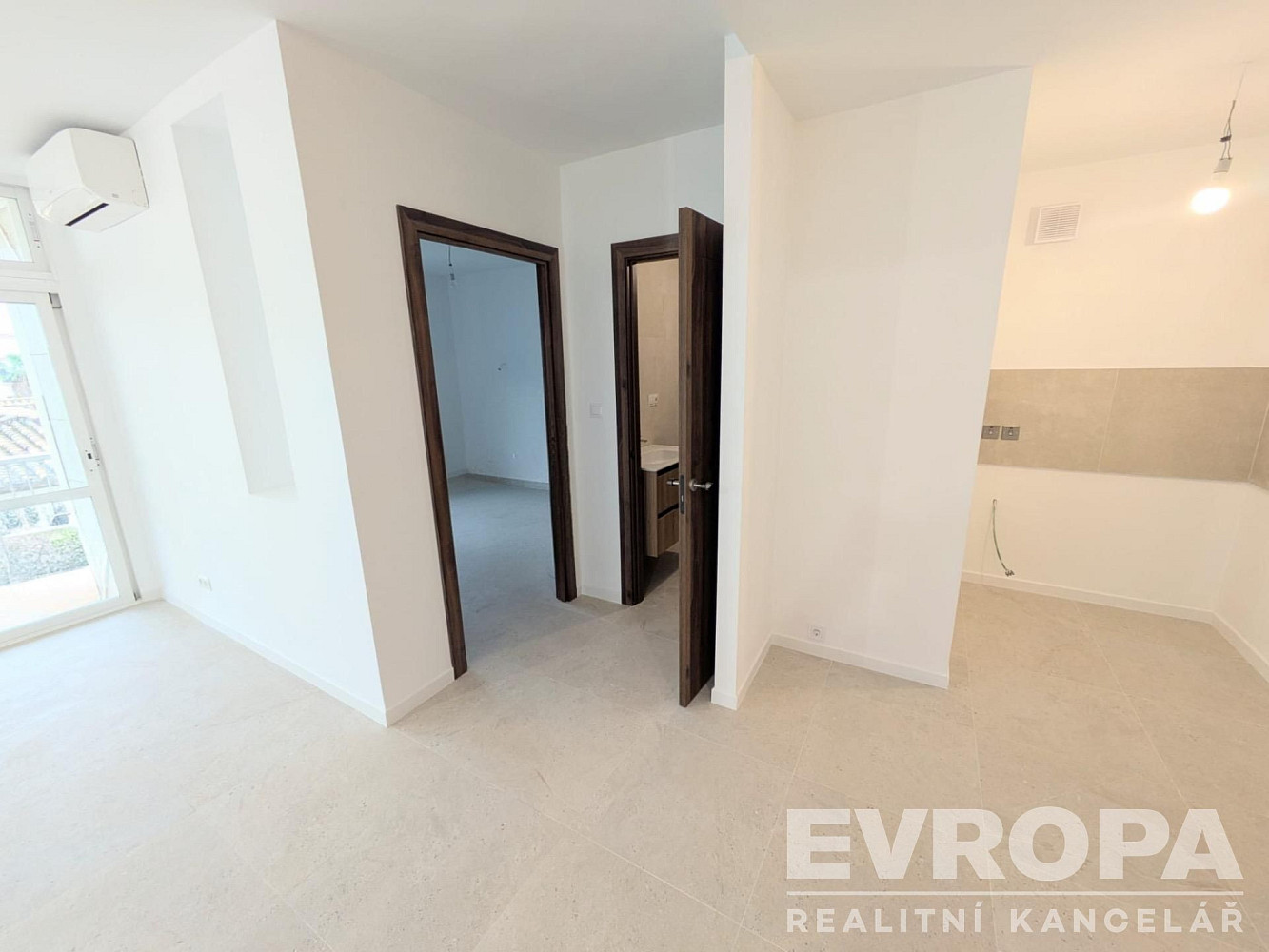 Prodej bytu 2+1 66 m² - Więcej