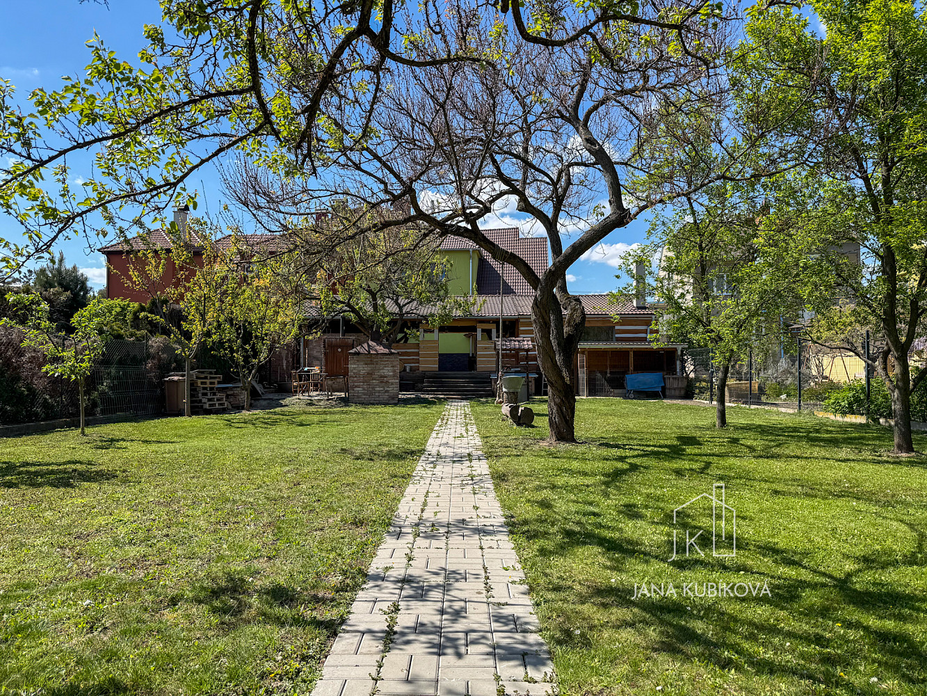 Prodej domu 336 m² s pozemkem 1 199 m² – fotografie 2
