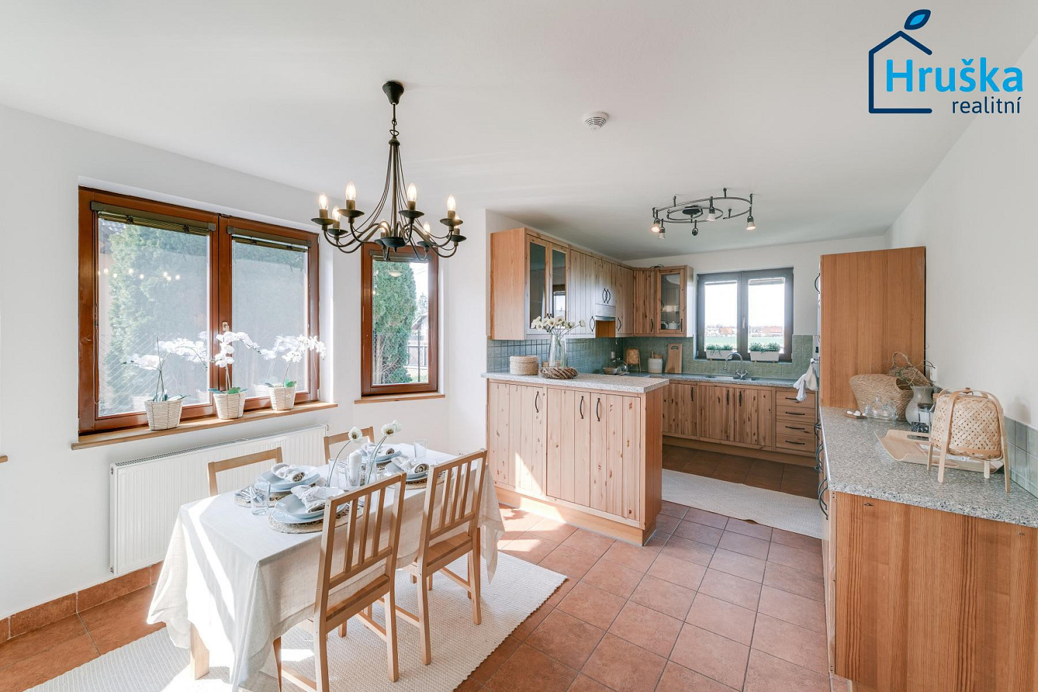 Prodej domu 196 m² s pozemkem 650 m² – fotografie 3