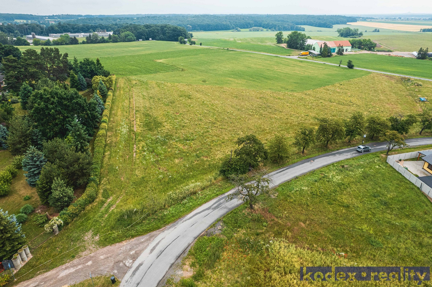 Prodej stavebního pozemku 1 941 m² – fotografie 4
