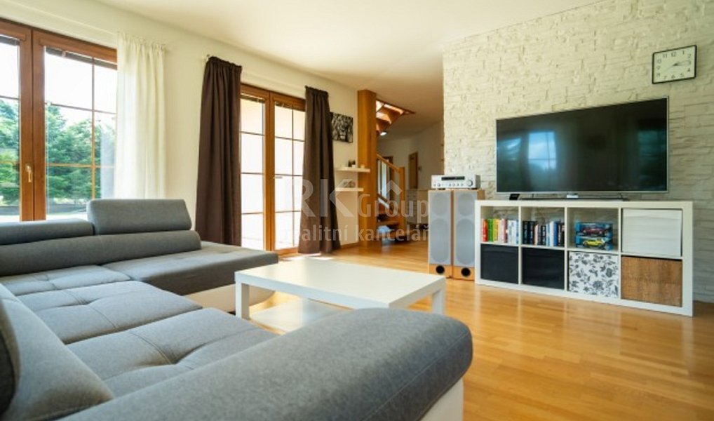 Prodej domu 338 m² s pozemkem 1 259 m², Lány – náhled fotky 12