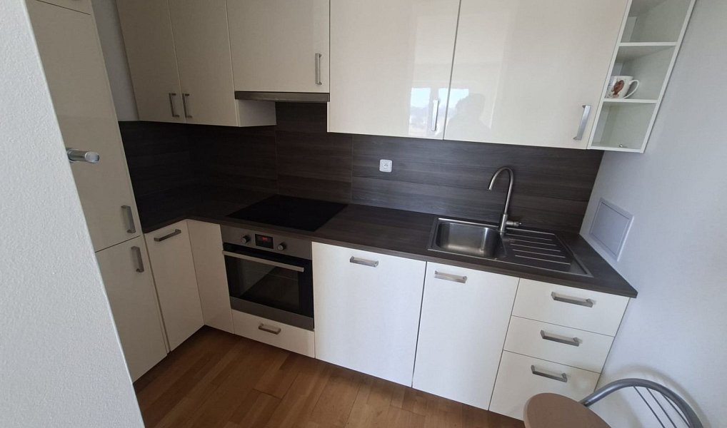 Prodej bytu 2+kk 74 m², Praha – náhled fotky 3