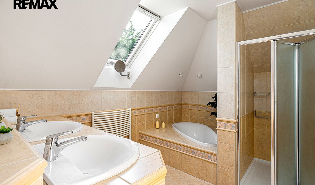 Prodej domu 277 m² s pozemkem 3 435 m², Sulice – náhled fotky 26