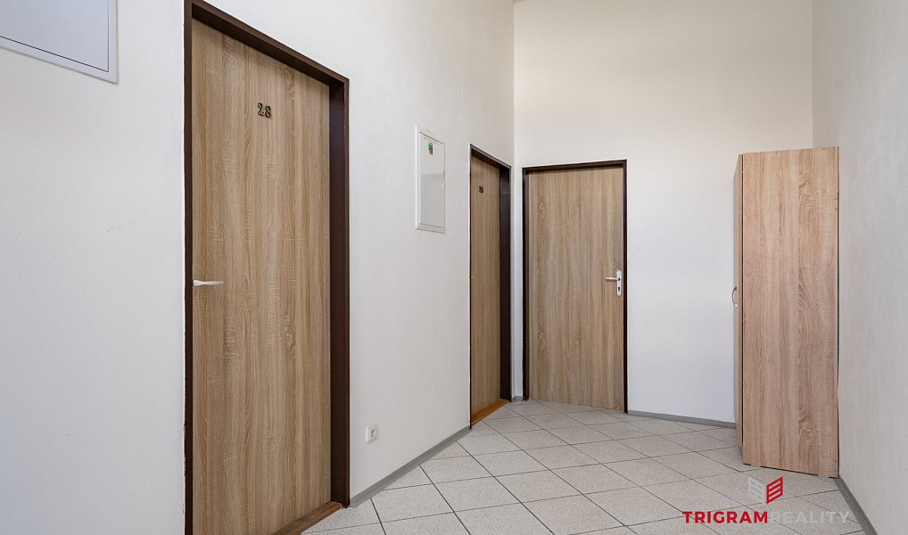 Pronájem bytu 1+kk 18 m², Hradec Králové – náhled fotky 4