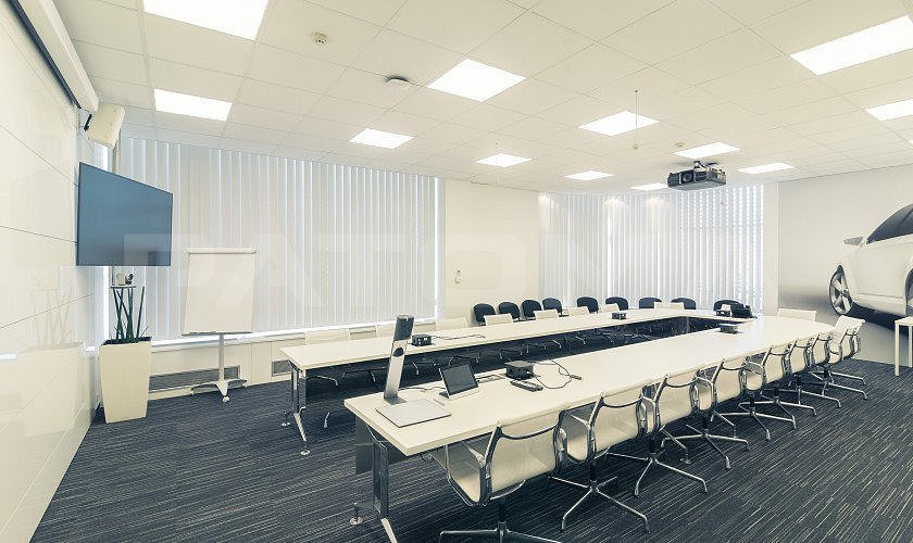 Pronájem kanceláře 235 m² – fotografie 4