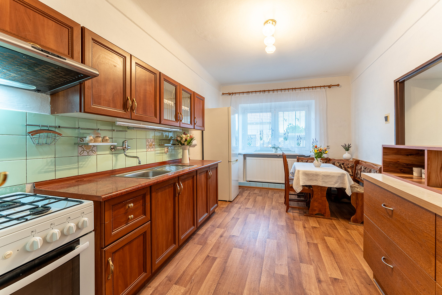Prodej domu 200 m² s pozemkem 1 330 m² – fotografie 3