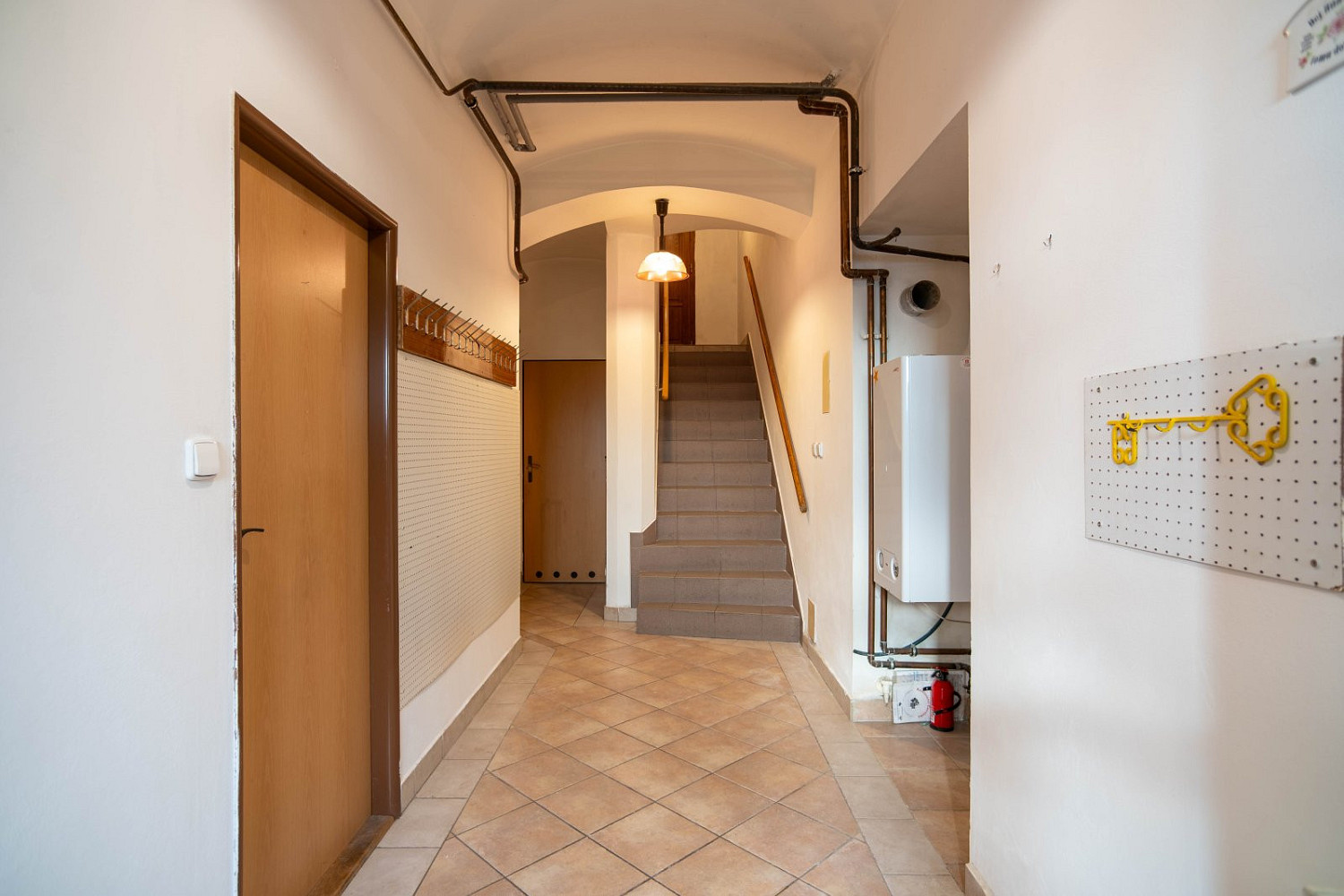 Prodej domu 219 m² s pozemkem 587 m² – pohled 4