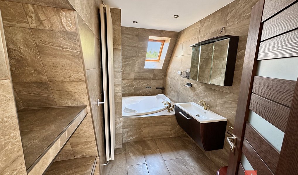 Prodej bytu 4+kk 165 m², Litvínov – náhled fotky 3