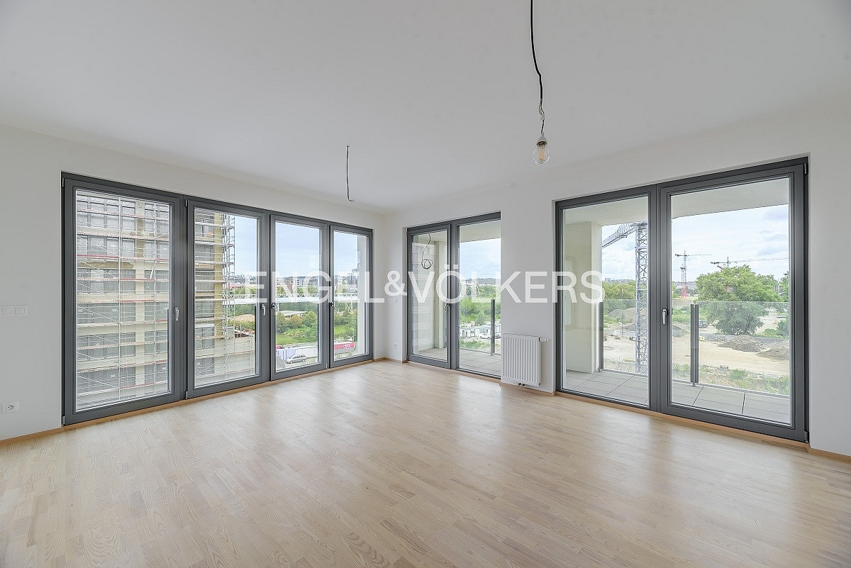 Pronájem bytu 2+kk 63 m² – fotografie 2