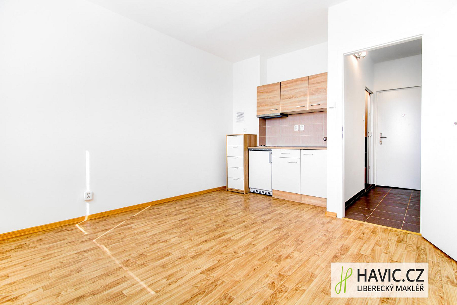 Pronájem bytu 1+kk 20 m² — photo 3