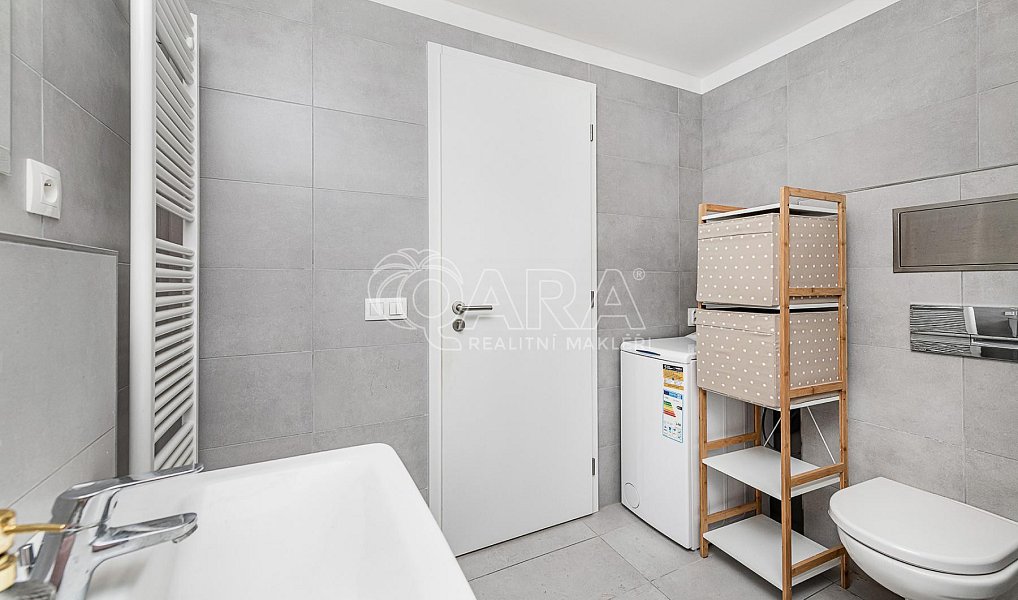 Prodej bytu 1+kk 33 m², Praha – náhled fotky 4
