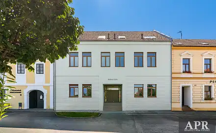 Pronájem bytu 3+1 78 m², náměstí Svobody, Strážnice, okres Hodonín