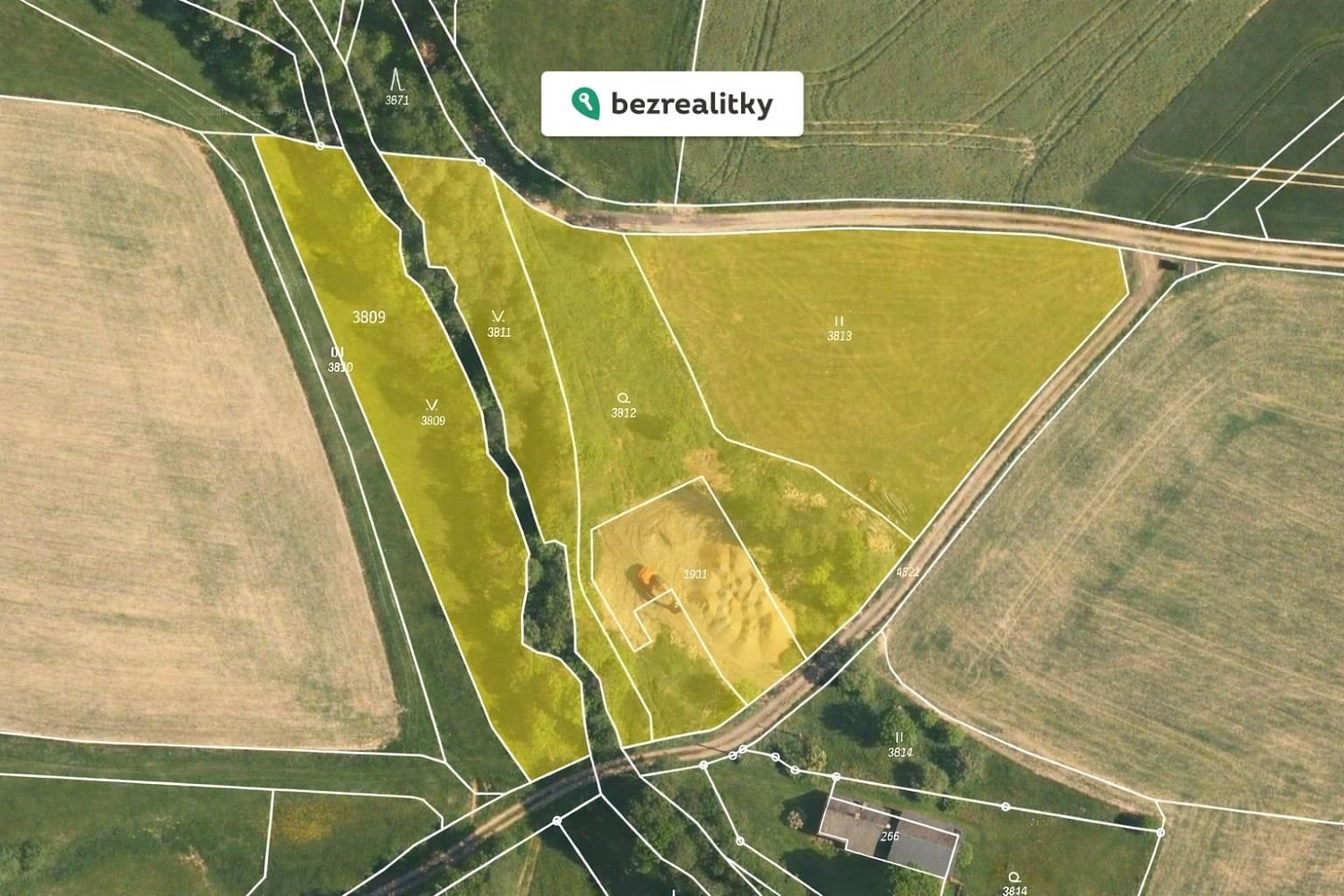 Prodej stavebního pozemku 9 989 m²