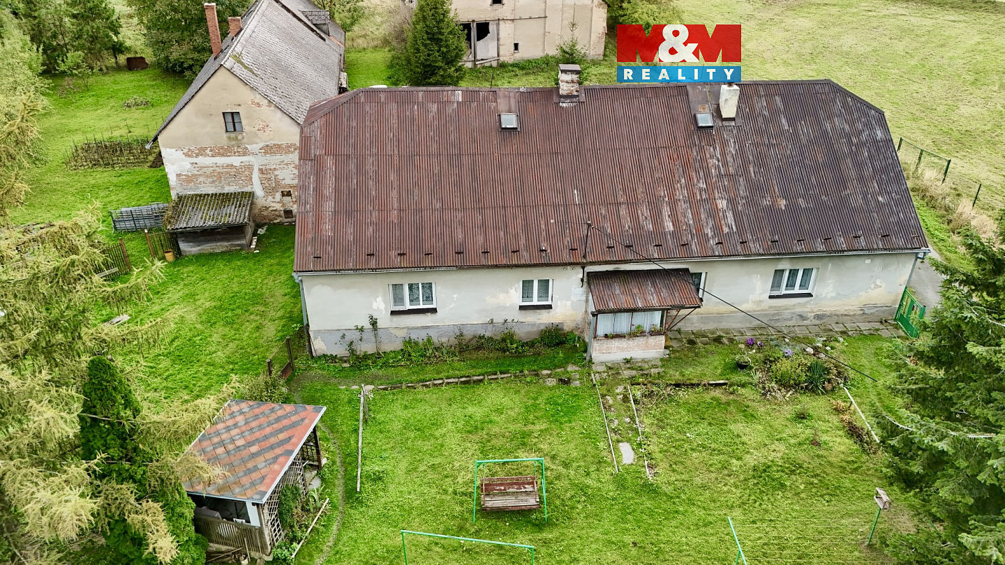 Prodej domu 200 m² s pozemkem 2 608 m²