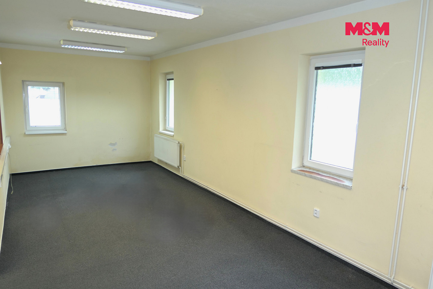 Pronájem kanceláře 200 m² — photo 2