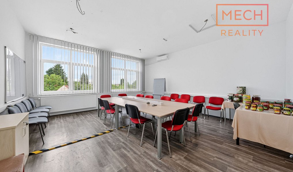 Prodej komerčního objektu (jiného typu) 1 030 m², Bzenec – náhled fotky 8