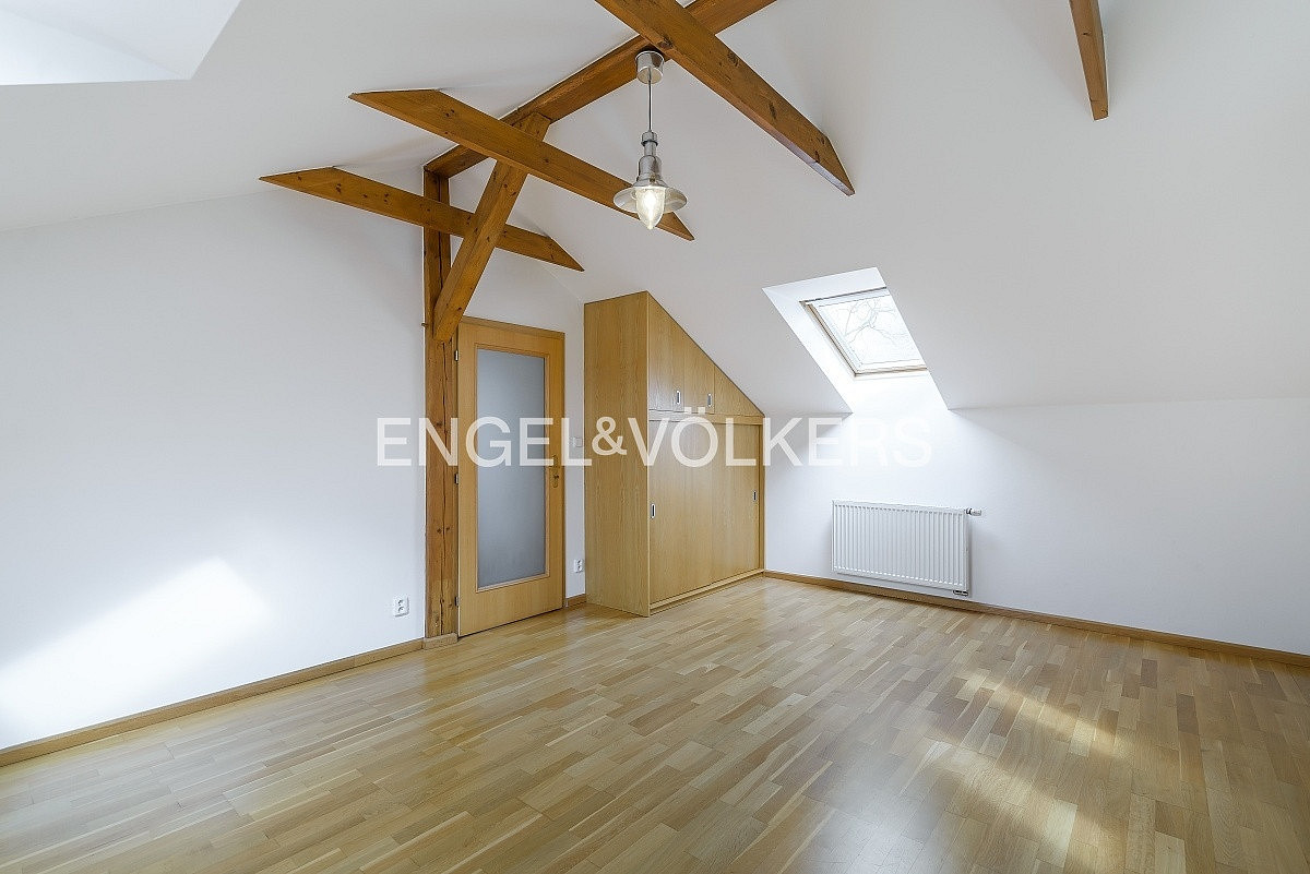 Pronájem bytu 4+kk 170 m² — photo 5