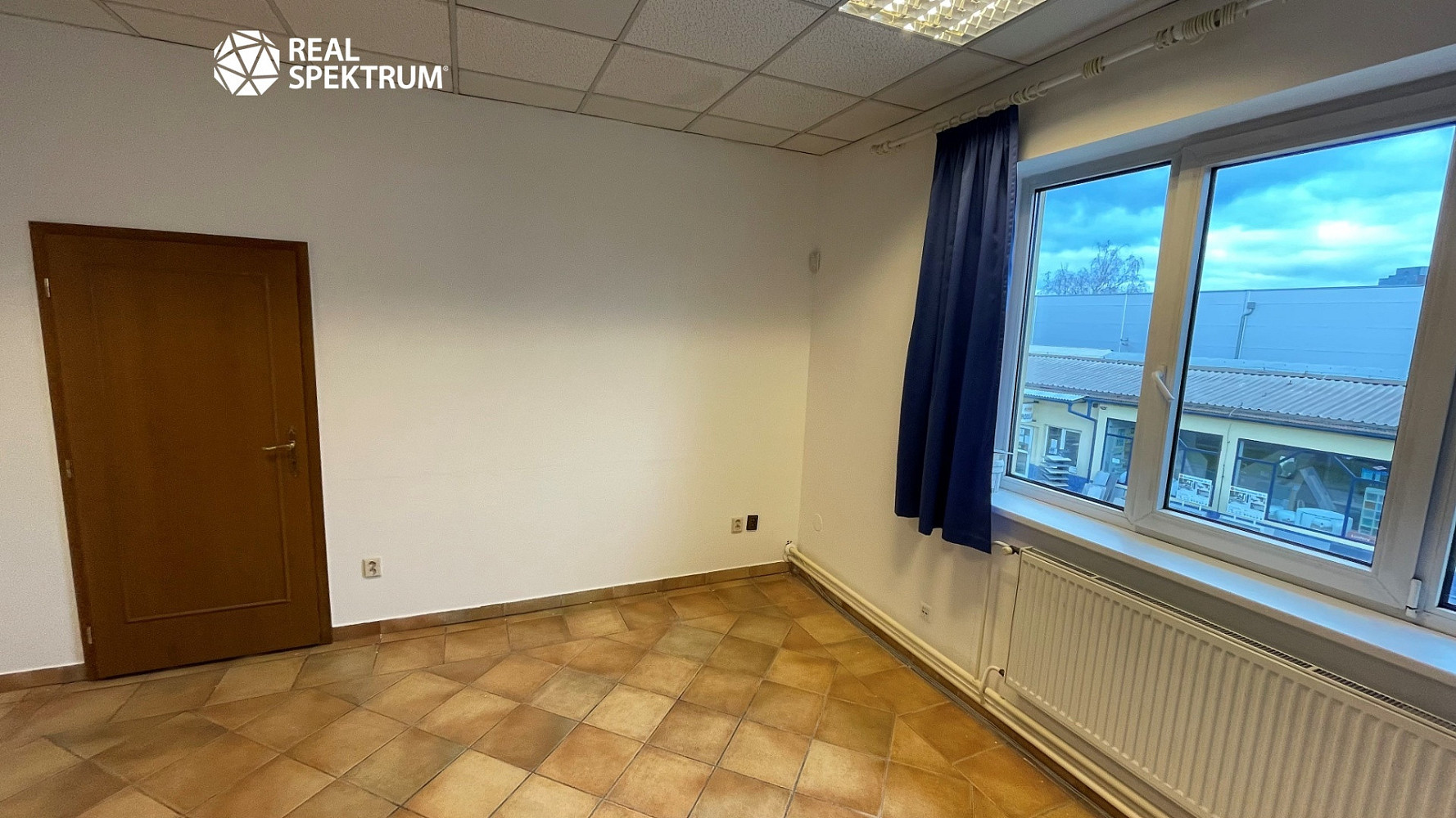Pronájem kanceláře 17 m² – fotografie 3
