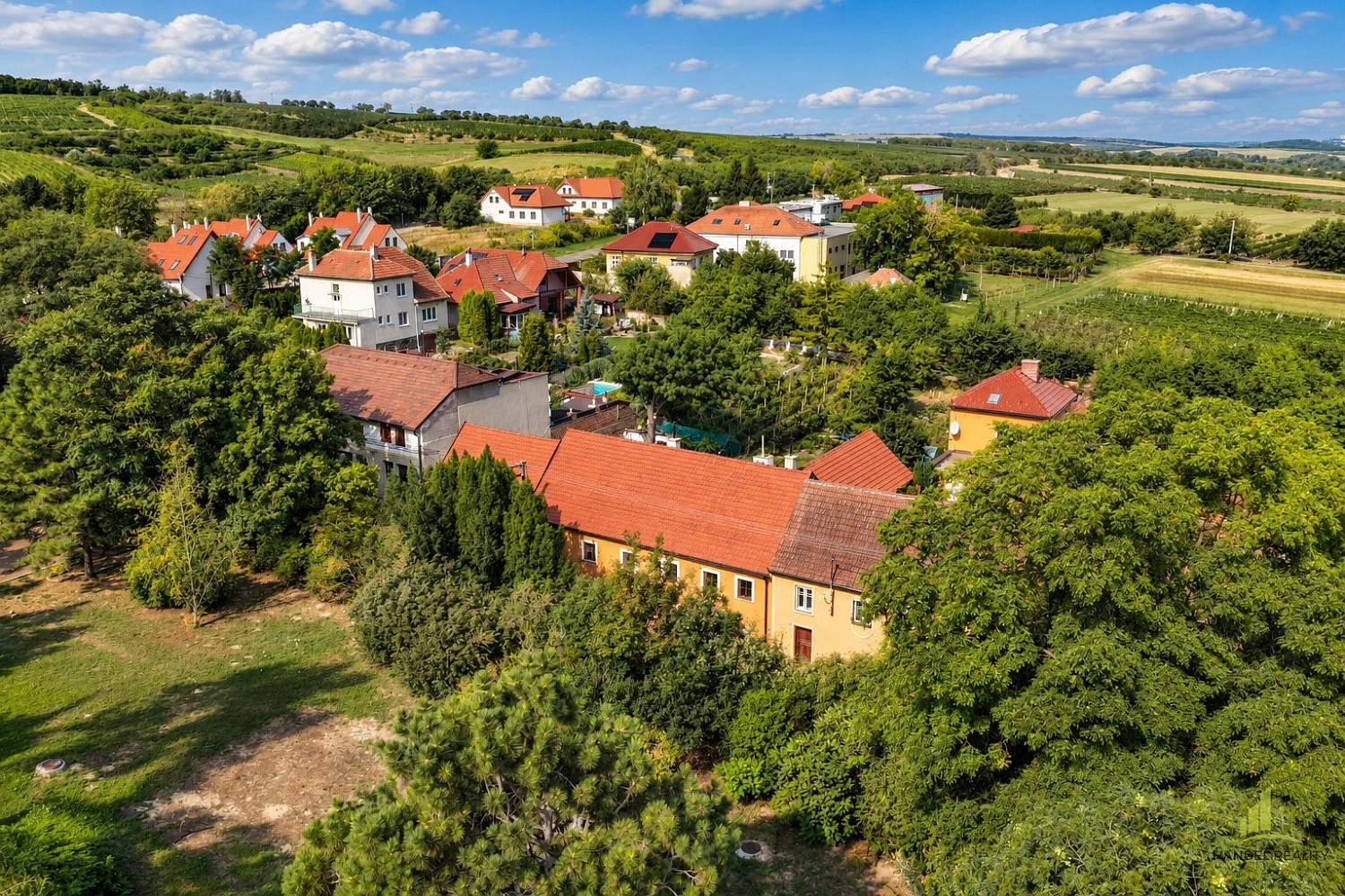 Prodej domu 400 m² s pozemkem 1 342 m²