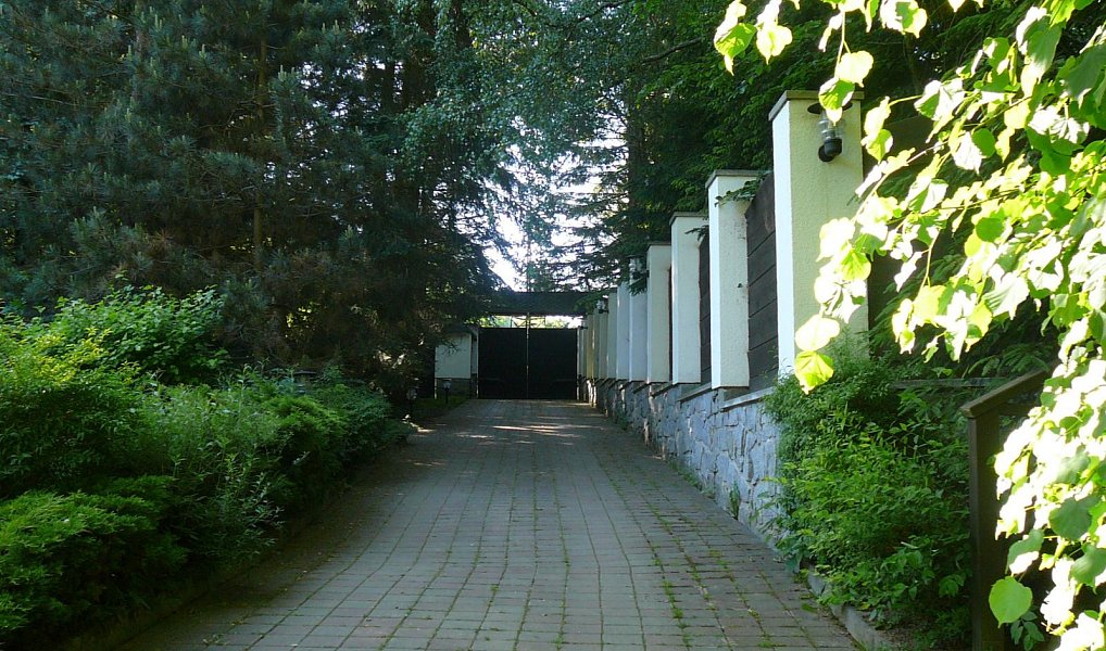 Prodej domu 1 000 m² s pozemkem 133 323 m², Štoky – náhled fotky 9