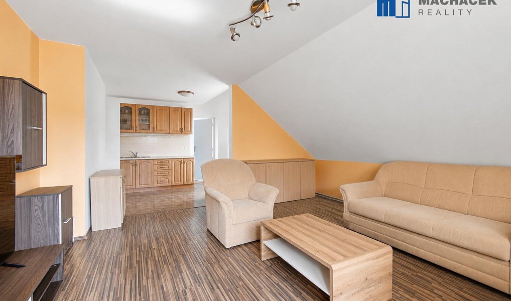 Prodej domu 350 m² s pozemkem 207 m², Dubí – náhled fotky 33