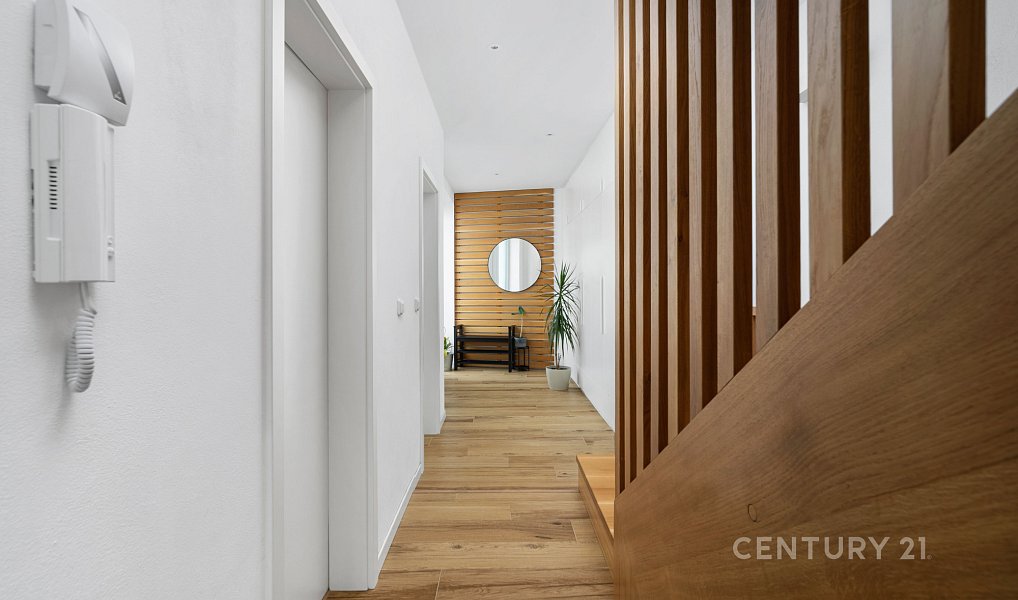 Prodej domu 172 m² s pozemkem 612 m², Hajany – náhled fotky 8