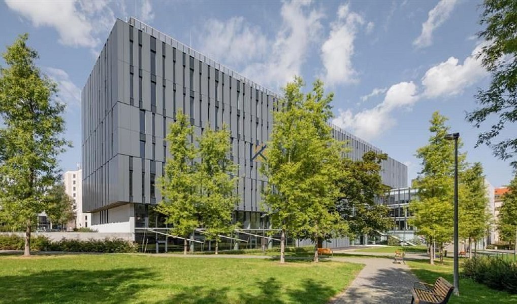 Pronájem kanceláře 1 751 m², Praha – fotka 1 z 2