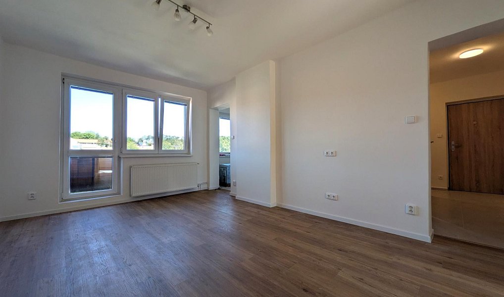 Pronájem bytu 3+1 86 m², Jarpice – náhled fotky 5