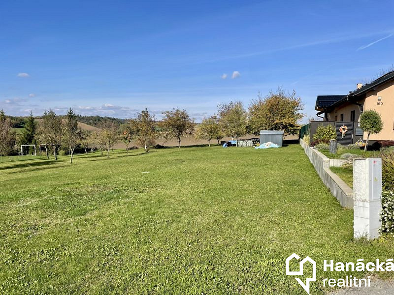 Prodej stavebního pozemku 927 m² – fotografie 4