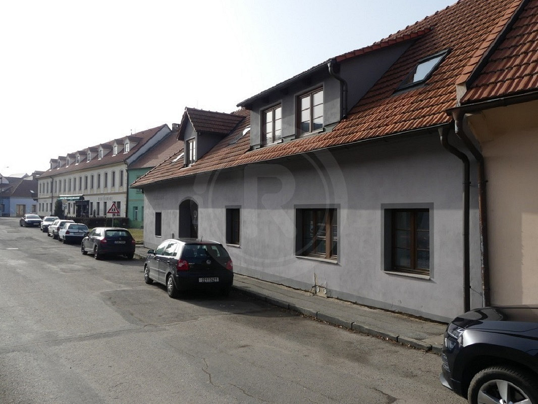 Prodej nájemního domu, činžáku 450 m² – fotografie 3