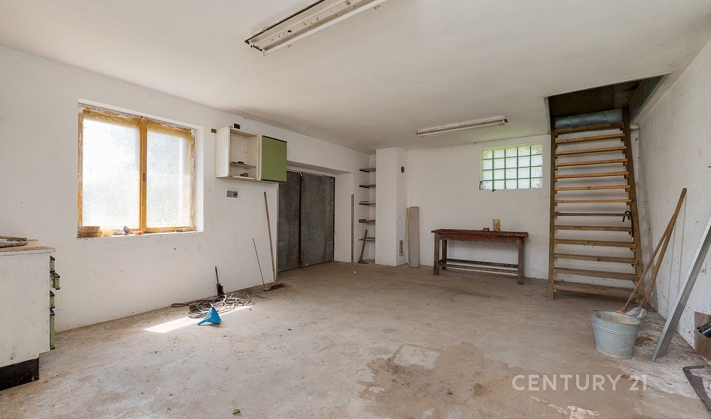 Prodej domu 341 m² s pozemkem 1 120 m², Močovice – náhled fotky 11