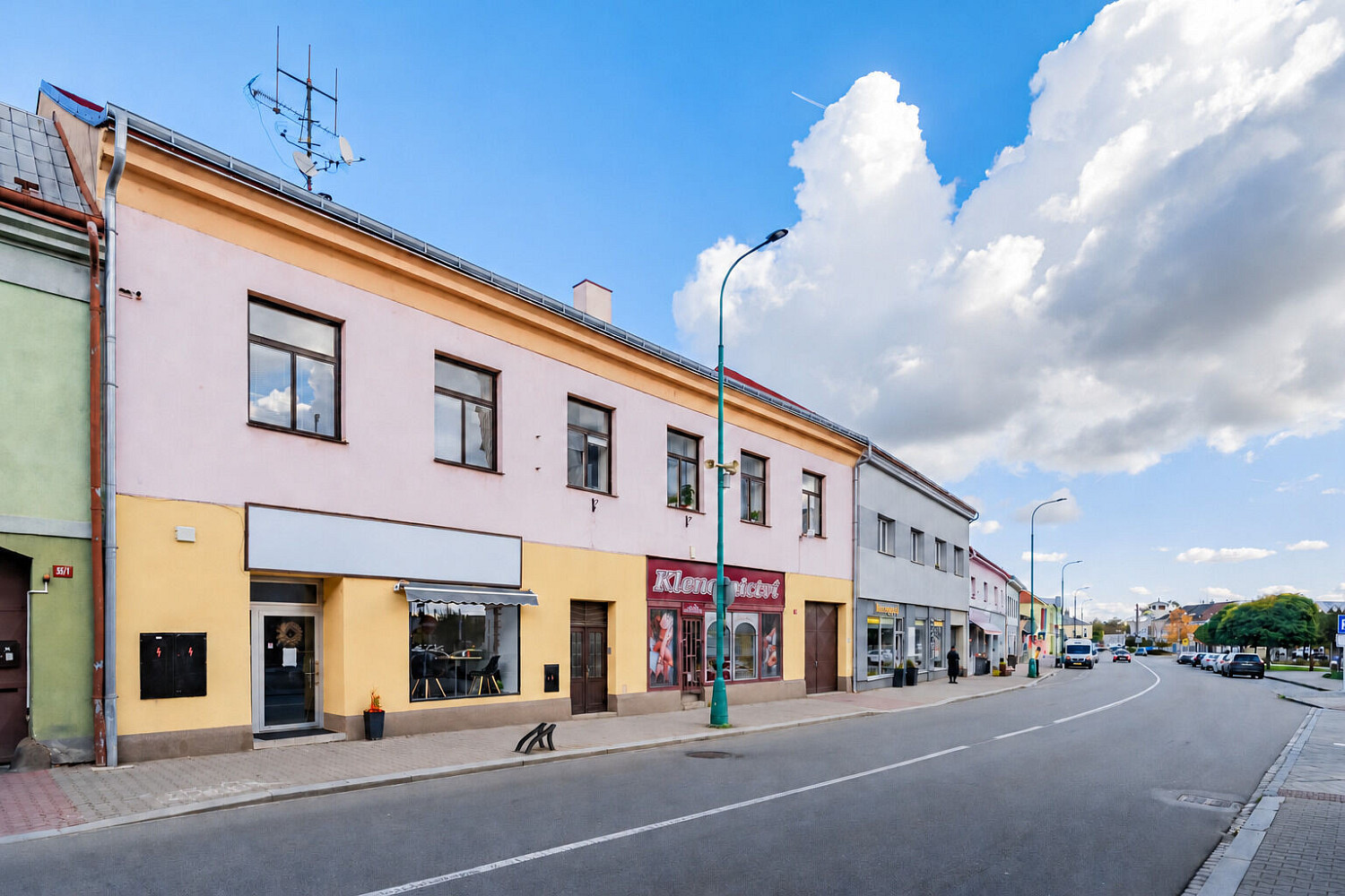 Prodej domu 700 m² s pozemkem 4 338 m² – fotografie 2
