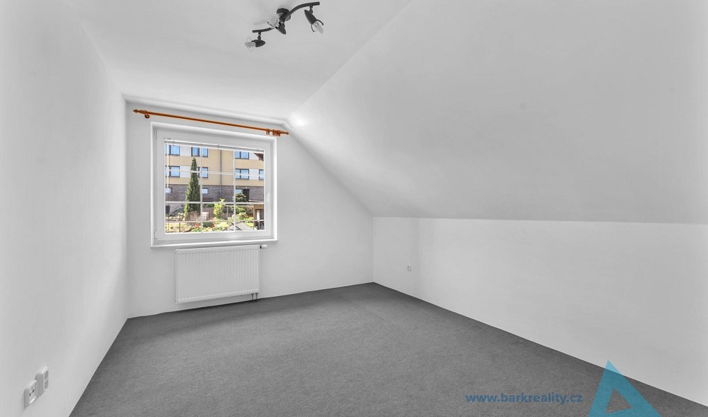 Prodej domu 180 m² s pozemkem 628 m², Nová Paka – náhled fotky 16