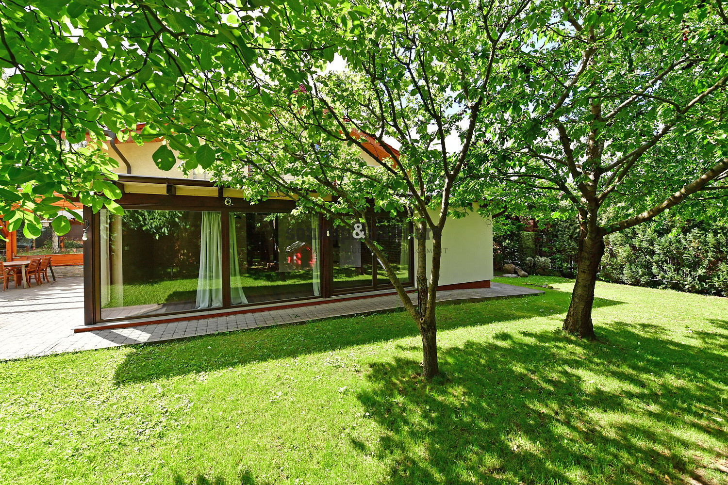 Prodej domu 211 m² s pozemkem 751 m² – fotografie 2