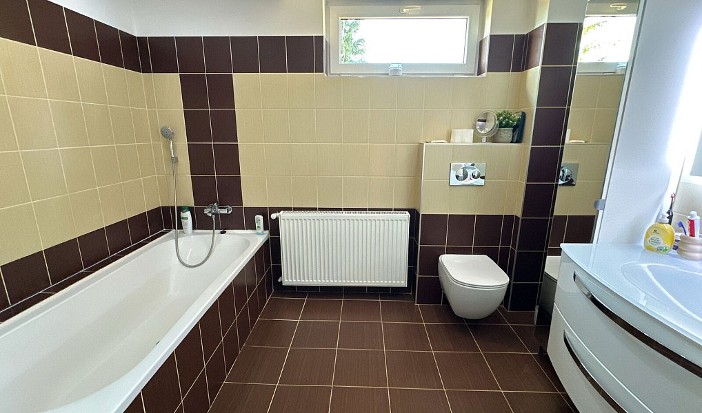 Prodej domu 300 m² s pozemkem 154 m², Tachov – náhled fotky 30